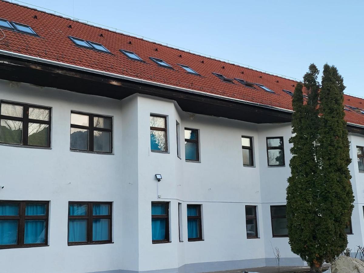 Kuelker Hostel Budapeste Exterior foto