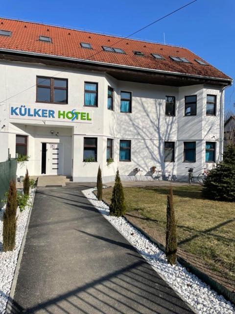 Kuelker Hostel Budapeste Exterior foto